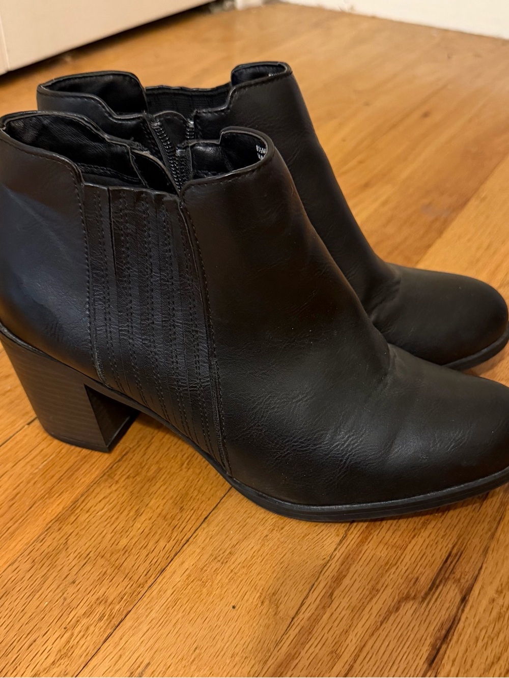 Arizona Jean Company Black Block Heel Ankle Booties